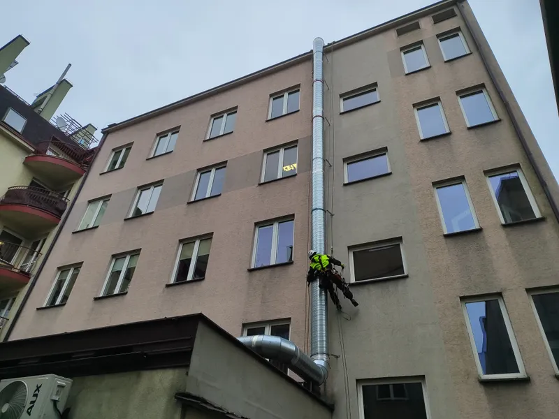 Montarz kominów odprowadzających